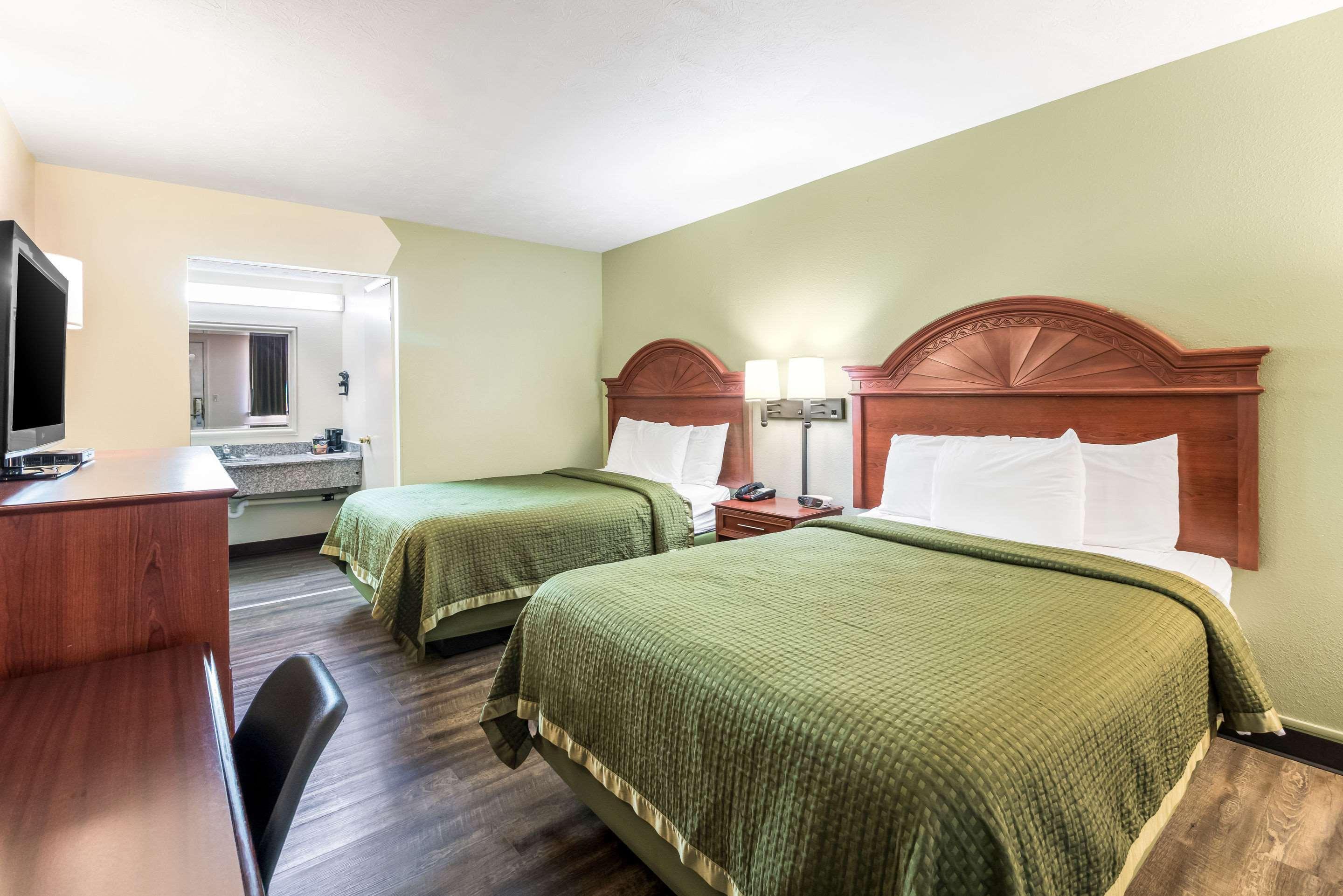 Rodeway Inn Cadiz Eksteriør billede